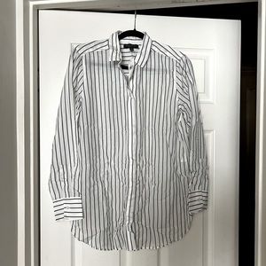 NWT Banana Republic women’s pinstripe button down
